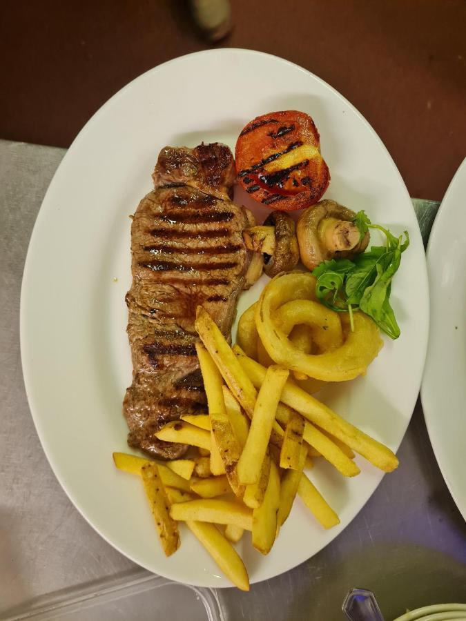 The Crown Hotel Inverbervie 外观 照片